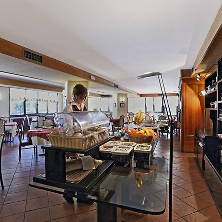 Hotel Santa Caterina サンタ・カテリーナ・ヴァルフルヴァ エクステリア 写真