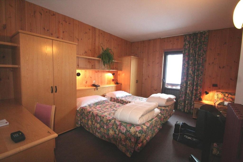 Hotel Santa Caterina サンタ・カテリーナ・ヴァルフルヴァ エクステリア 写真