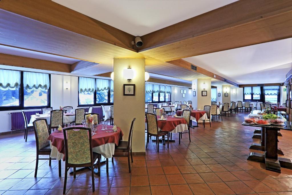 Hotel Santa Caterina サンタ・カテリーナ・ヴァルフルヴァ エクステリア 写真
