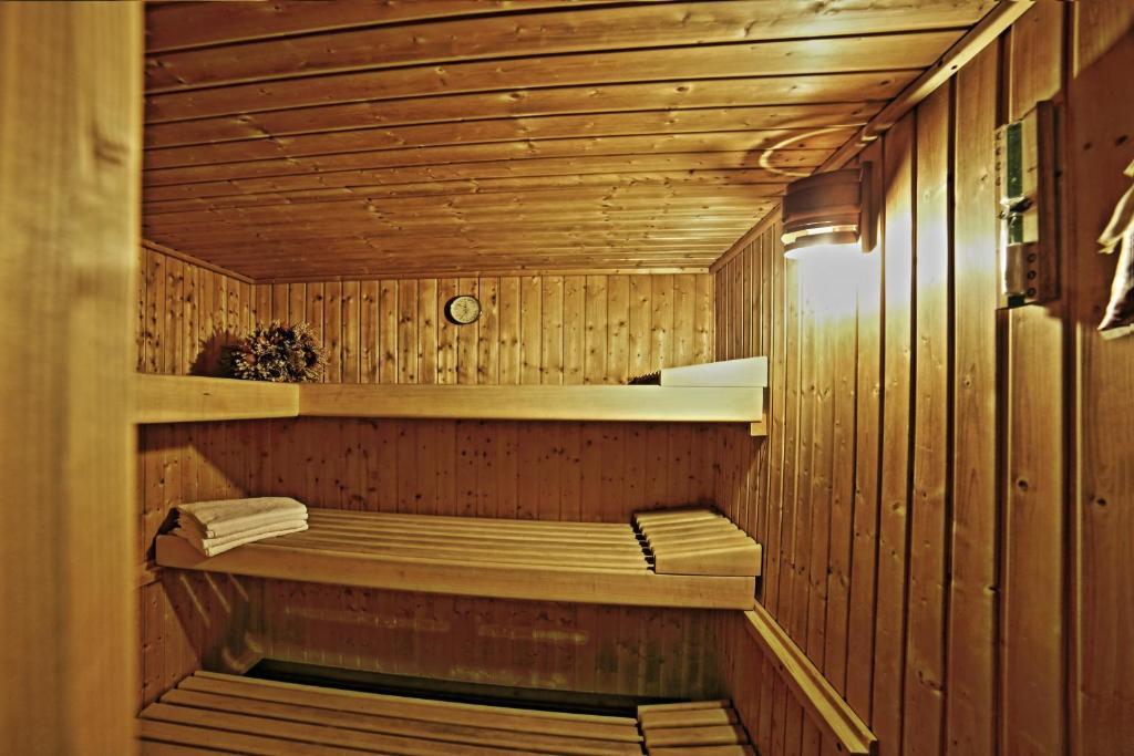 Hotel Santa Caterina サンタ・カテリーナ・ヴァルフルヴァ エクステリア 写真