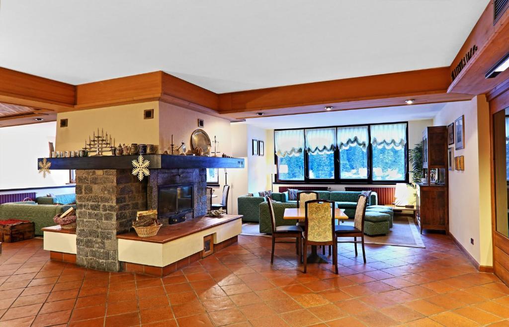 Hotel Santa Caterina サンタ・カテリーナ・ヴァルフルヴァ エクステリア 写真
