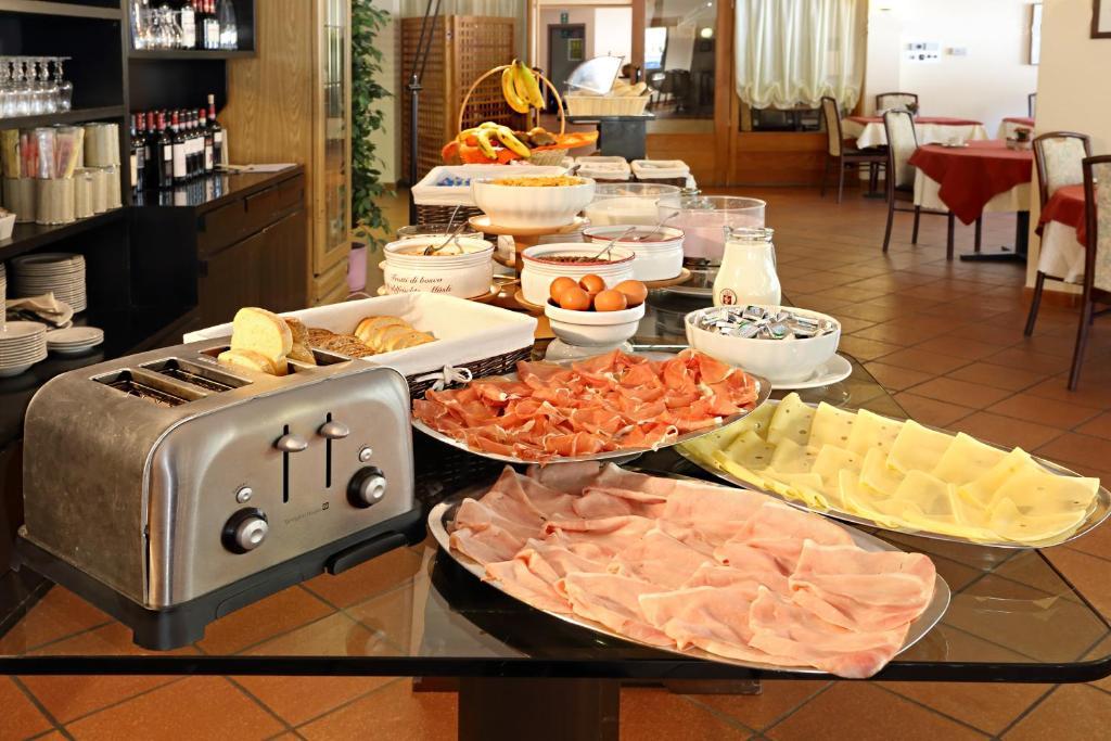 Hotel Santa Caterina サンタ・カテリーナ・ヴァルフルヴァ エクステリア 写真