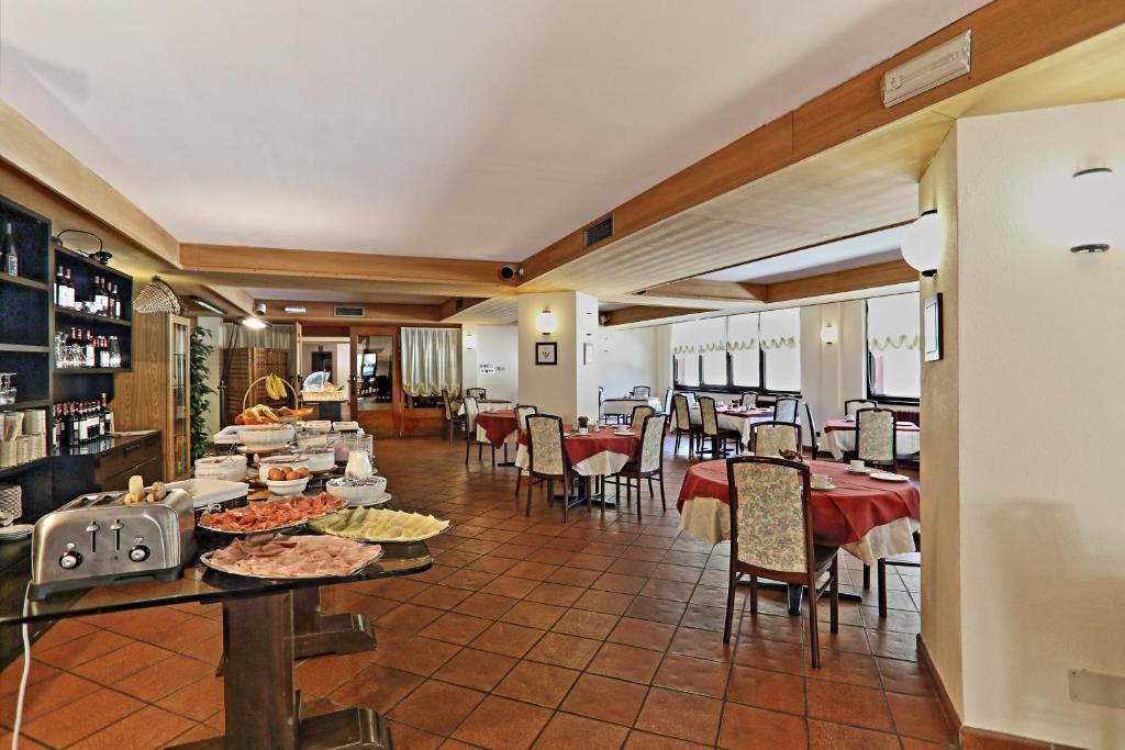 Hotel Santa Caterina サンタ・カテリーナ・ヴァルフルヴァ エクステリア 写真
