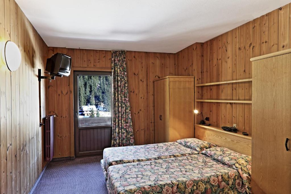 Hotel Santa Caterina サンタ・カテリーナ・ヴァルフルヴァ エクステリア 写真