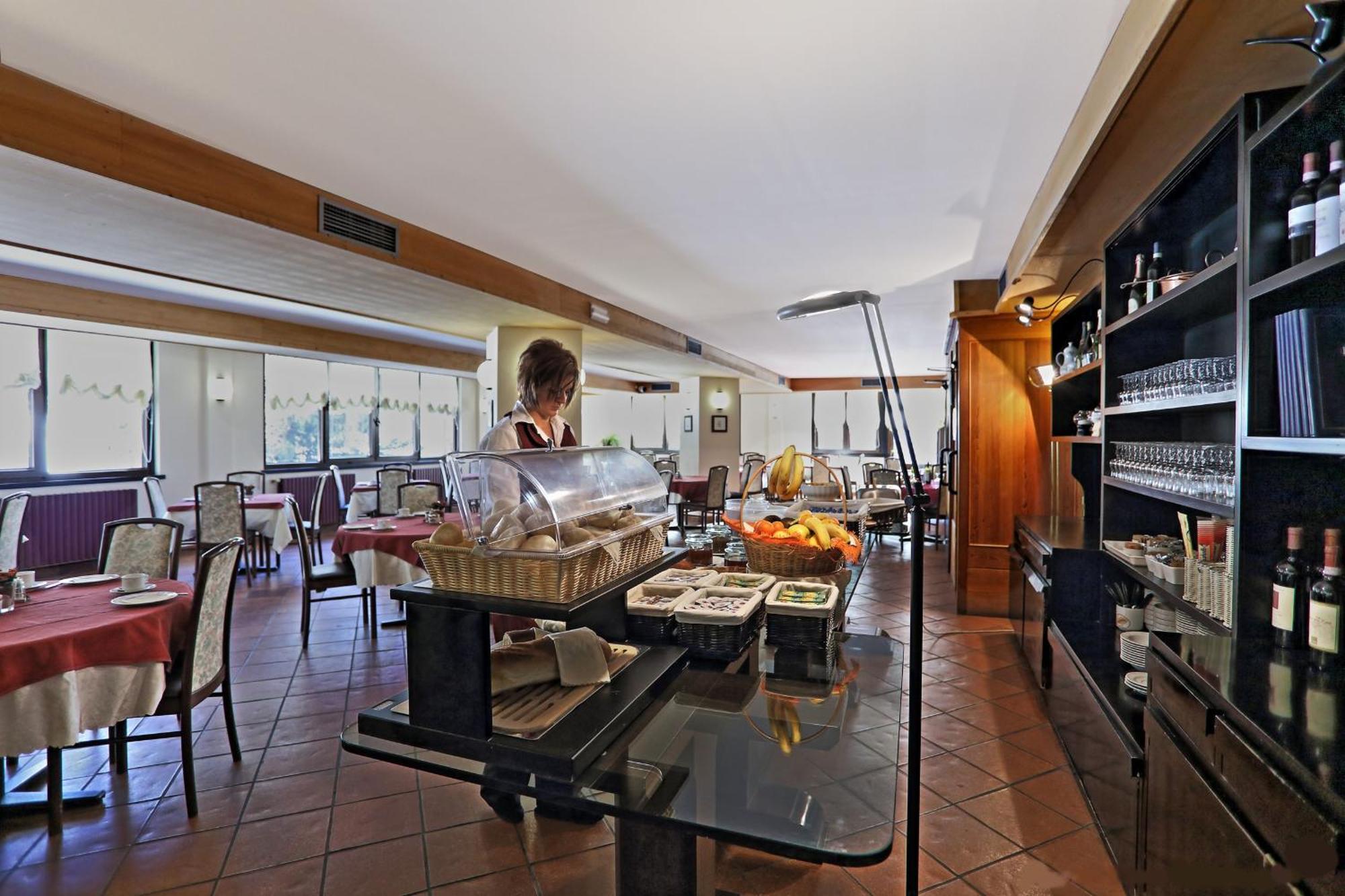 Hotel Santa Caterina サンタ・カテリーナ・ヴァルフルヴァ エクステリア 写真