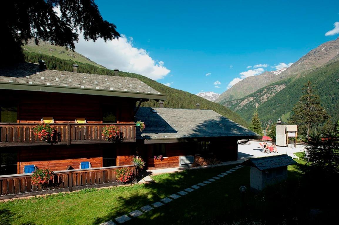 Hotel Santa Caterina サンタ・カテリーナ・ヴァルフルヴァ エクステリア 写真