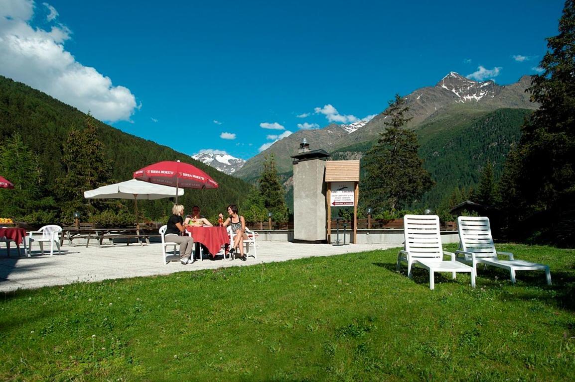 Hotel Santa Caterina サンタ・カテリーナ・ヴァルフルヴァ エクステリア 写真